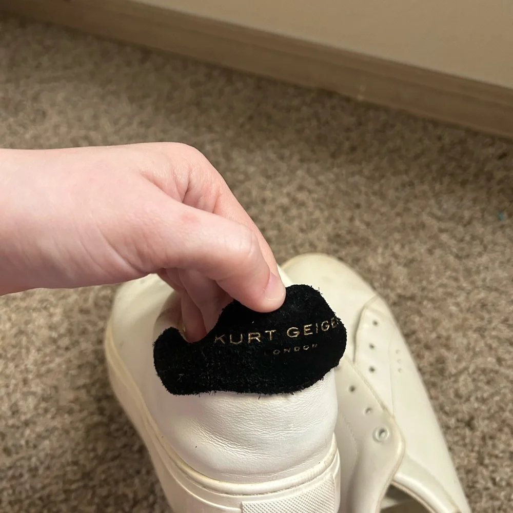 KURT GEIGER London Laney White Low-Top Leather Sneakers Suede Black Back Size 39